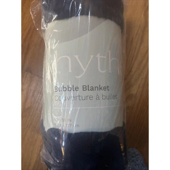 HYTHE Navy Blue Bubble Blanket (60” x 50”) BRAND-NEW & SO LUXURIOUS! - Picture 4 of 5